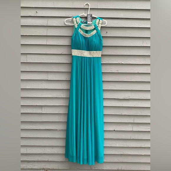 Evening Gown by Coco Collection. Size M. - Picture 1 of 10